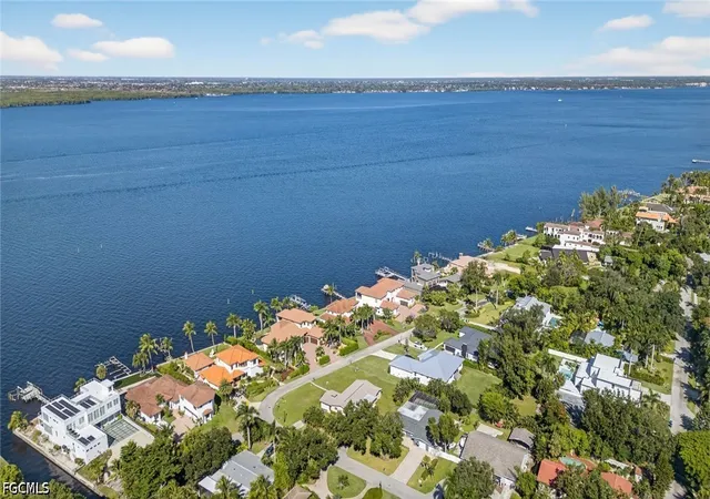 Photo 27 of Single family home for sale at 3965 W Riverside Dr, Fort Myers, FL 33901 | MLS# 2026018094 | Listing updated on 2026-08-14