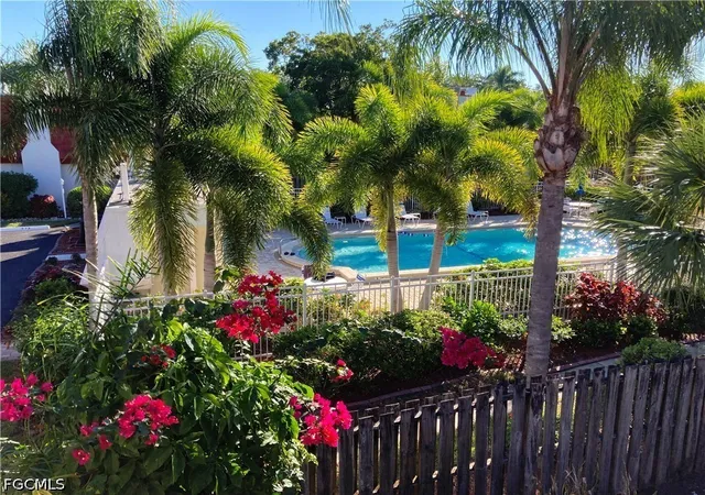 Photo 3 of Townhouse for sale at 10891 Meadow Lark Cvs Dr, Fort Myers, FL 33908 | MLS# 2026018387 | Listing updated on 2026-08-20