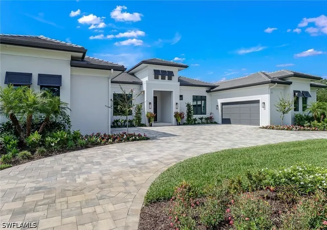 Photo 3 of Sale Pending at 12 Banyan Rd, Naples, FL 34108 | MLS# 226016283 | Listing updated on 2026-08-21
