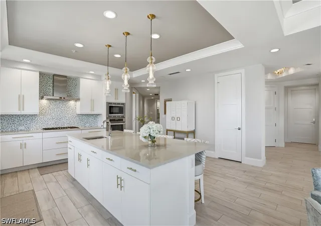 Listing Photo 4 - Condo for sale in building located at 4971 Bonita Bay Blvd, Bonita Springs, FL 34134 - Unit #606