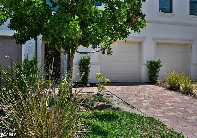 Photo 2 of Townhouse for sale at 1519 Lake Jessup Cir, Cape Coral, FL 33909 | MLS# 2026019259 | Listing updated on 2026-08-20