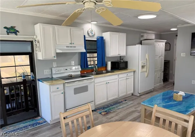 Photo 3 of Manufactured home for sale at 19681 Summerlin Rd #395, Fort Myers, FL 33908 | MLS# 2026019279 | Listing updated on 2026-08-14