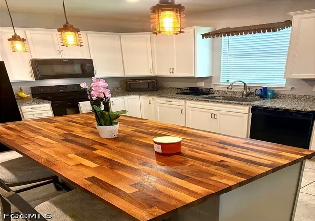 Photo 4 of Single family home for sale at 1999 Parson St, Naples, FL 34120 | MLS# 2026019342 | Listing updated on 2026-09-30