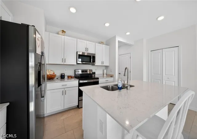 Photo 4 of Townhouse for sale at 14275 Oviedo Pl, Fort Myers, FL 33905 | MLS# 2026019465 | Listing updated on 2026-08-21