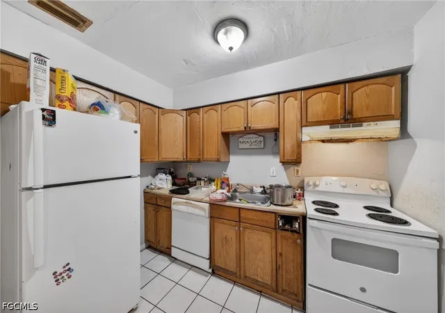 Photo 3 of Single family home for sale at 1904 Fountain St, Fort Myers, FL 33916 | MLS# 2026020755 | Listing updated on 2026-08-27