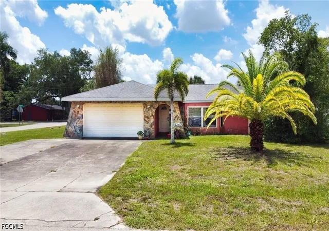 Photo 1 of Single family home for sale at 4240 Riverview Rd, Fort Myers, FL 33905 | MLS# 2026020808 | Listing updated on 2026-08-14