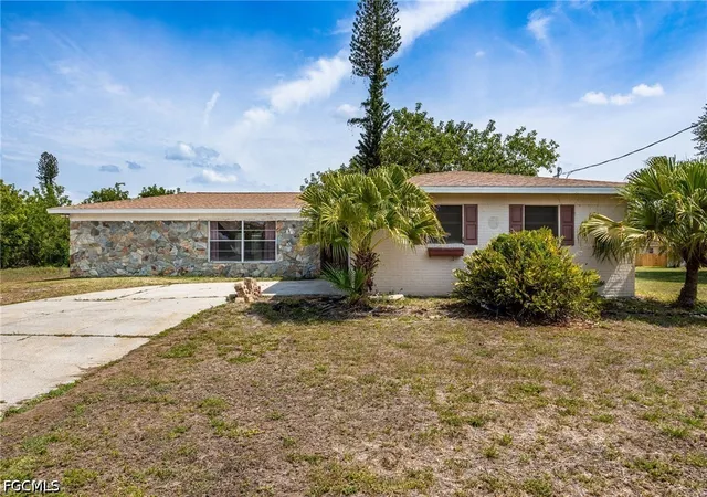 Photo 1 of Sale Pending at 12401 Davis Blvd, Fort Myers, FL 33905 | MLS# 2026021802 | Listing updated on 2026-08-17