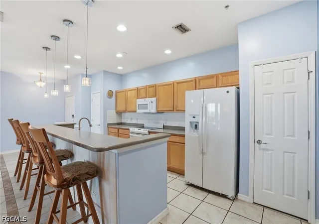 Listing Photo 4 - Condo for sale in building located at 11751 Pasetto Ln, Fort Myers, FL 33908 - Unit #407