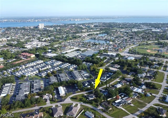 Photo 4 of Single family home for sale at 6701 Fiesta Ln, Fort Myers, FL 33919 | MLS# 2026022114 | Listing updated on 2026-08-26