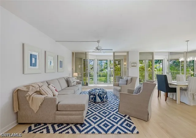 Listing Photo 5 - Condo for sale in building located at 4051 Gulf Shore Blvd N, Naples, FL 34103 - Unit #300