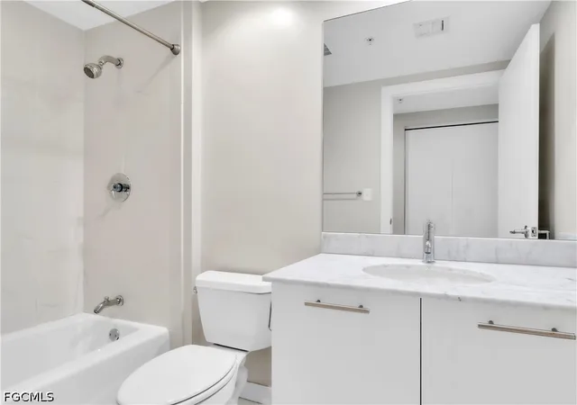 Photo 4 of Condo for sale at 3000 Oasis Grand Blvd #2905, Fort Myers, FL 33916 | MLS# 2026022223 | Listing updated on 2026-08-17