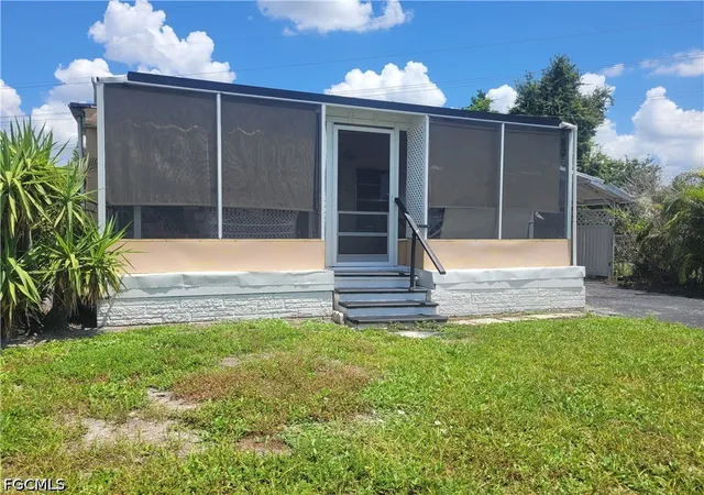 Photo 37 of Manufactured home for sale at 265 Fireball Ln, North Fort Myers, FL 33917 | MLS# 2026022310 | Listing updated on 2026-08-16