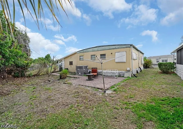 Photo 4 of Manufactured home for sale at 265 Fireball Ln, North Fort Myers, FL 33917 | MLS# 2026022310 | Listing updated on 2026-08-16