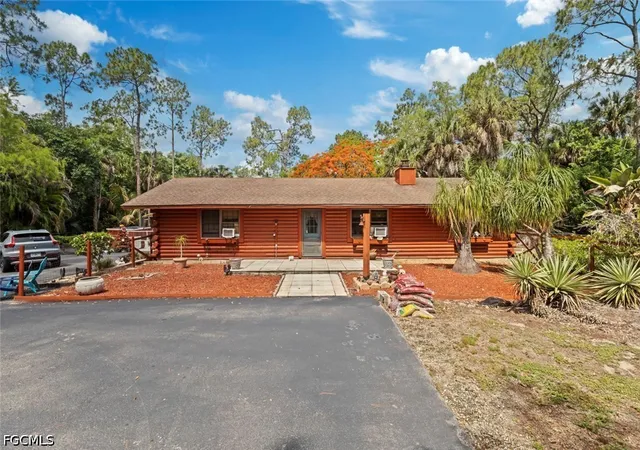 Photo 2 of Single family home for sale at 1445 31st Street Sw, Naples, FL 34117 | MLS# 2026022397 | Listing updated on 2026-08-28