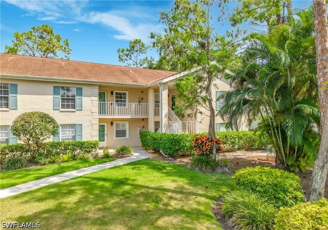 Listing Photo 1 - Condo for sale in building located at 1708 Kings Lake Blvd, Naples, FL 34112 - Unit #5-106