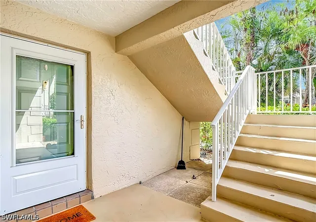Listing Photo 4 - Condo for sale in building located at 1708 Kings Lake Blvd, Naples, FL 34112 - Unit #5-106