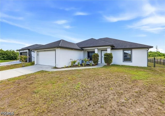 Photo 3 of Single family home for sale at 4705 Dora Ave S, Lehigh Acres, FL 33976 | MLS# 2026022634 | Listing updated on 2026-08-30