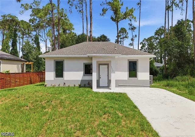 Photo 1 of Single family home for sale at 3052 S Beechwood Cir, Labelle, FL 33935 | MLS# 2026022682 | Listing updated on 2026-08-18