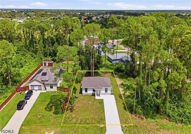 Photo 2 of Single family home for sale at 3052 S Beechwood Cir, Labelle, FL 33935 | MLS# 2026022682 | Listing updated on 2026-08-18