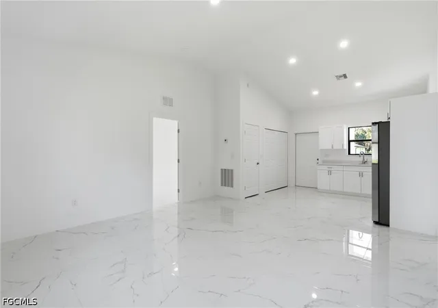 Photo 4 of Single family home for sale at 3052 S Beechwood Cir, Labelle, FL 33935 | MLS# 2026022682 | Listing updated on 2026-08-18