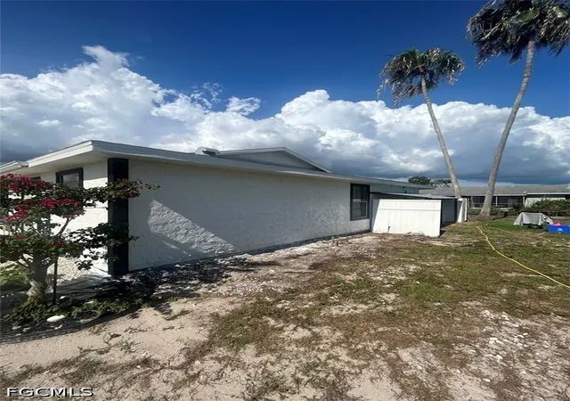 Photo 4 of House for sale at 7582-7586 Carrier Rd, Fort Myers, FL 33967 | MLS# 2026022825 | Listing updated on 2026-08-19