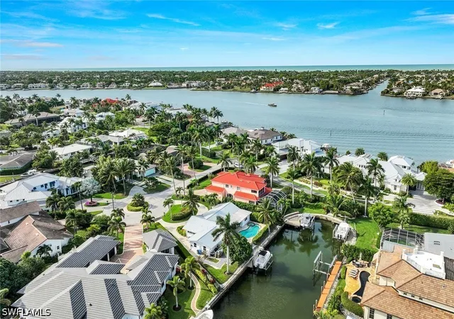 Photo 3 of Single family home for sale at 1250 Tuna Ct, Naples, FL 34102 | MLS# 226020249 | Listing updated on 2026-08-26