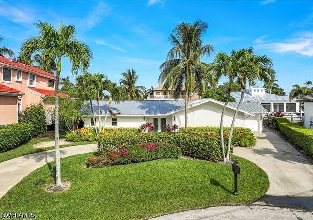 Photo 3 of Single family home for sale at 1250 Tuna Ct, Naples, FL 34102 | MLS# 226020249 | Listing updated on 2026-08-26
