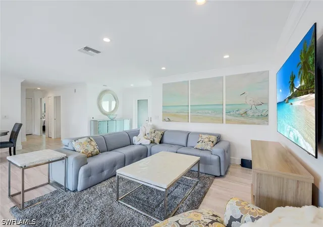 Photo 4 of Single family home for sale at 1250 Tuna Ct, Naples, FL 34102 | MLS# 226020249 | Listing updated on 2026-08-26