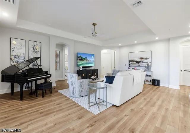Listing Photo 5 - Condo for sale in building located at 588 Avellino Isles Cir, Naples, FL 34119 - Unit #20101