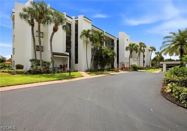 Photo 3 of Condo for sale at 4586 Trawler Ct #303, Fort Myers, FL 33919 | MLS# 2026023238 | Listing updated on 2026-08-16