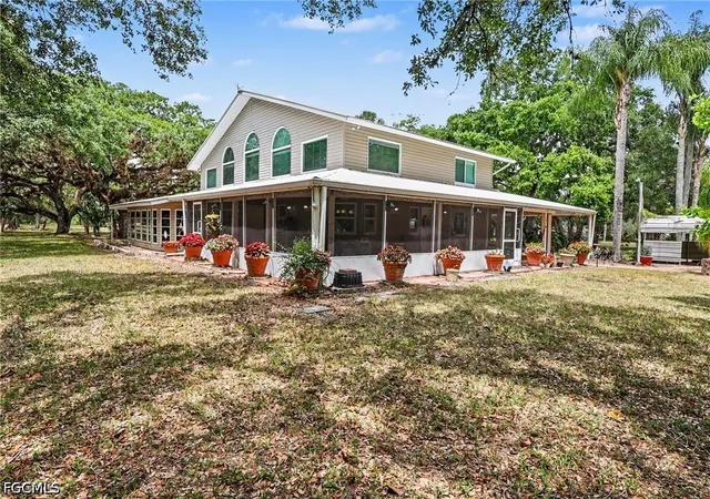 Photo 2 of Single family home for sale at 3079 Frontier Cir, Labelle, FL 33935 | MLS# 2026023430 | Listing updated on 2026-08-26