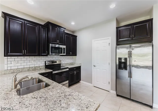 Photo 3 of Townhouse for sale at 4093 Wilmont Pl, Fort Myers, FL 33916 | MLS# 2026023873 | Listing updated on 2026-08-25