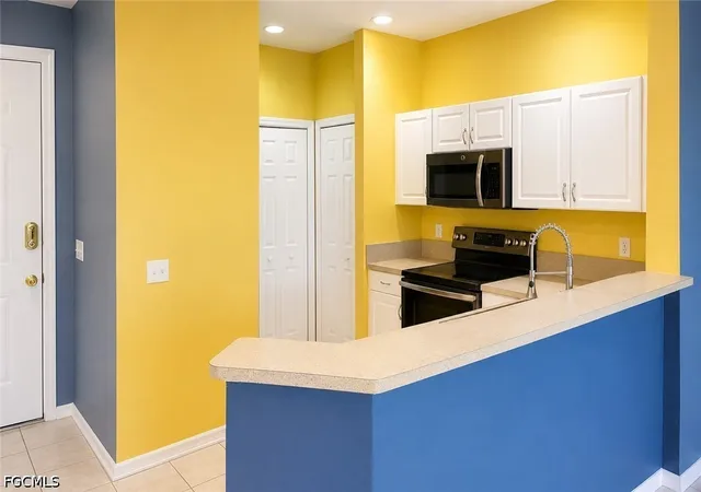 Listing Photo 3 - Condo for sale in building located at 4213 Liron Ave, Fort Myers, FL 33916 - Unit #202