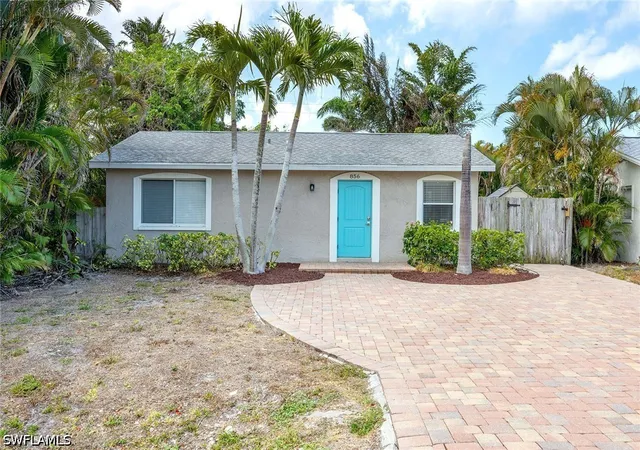 Photo 1 of Sale Pending at 856 104th Avenue N, Naples, FL 34108 | MLS# 226021099 | Listing updated on 2026-08-17
