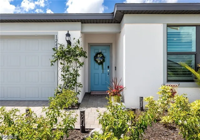 Photo 2 of Single family home for sale at 1243 Caloosa Cvs Dr, La Belle, FL 33935 | MLS# 2026024089 | Listing updated on 2026-08-27
