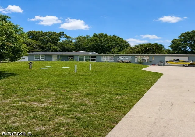 Photo 1 of Single family home for sale at 257 Evergreen Rd, North Fort Myers, FL 33903 | MLS# 2026024302 | Listing updated on 2026-08-27