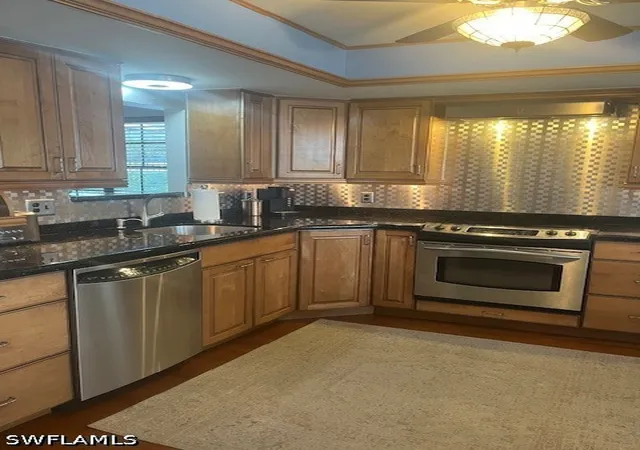 Listing Photo 5 - Condo for sale in building located at 840 Meadowland Dr, Naples, FL 34108 - Unit #J