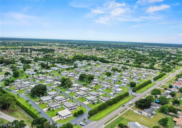 5th image of 8 Tangerine Ct, Lehigh Acres, FL 33936 | MLS# 2026024483