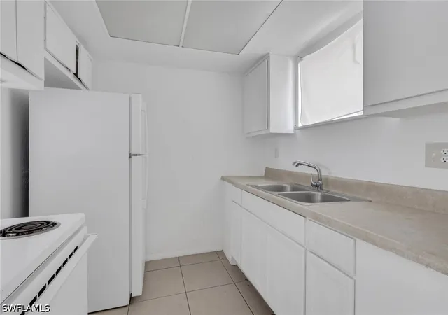 Listing Photo 5 - Condo for sale in building located at 5510/5512 11th Ave, Fort Myers, FL 33907