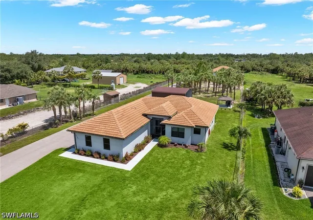 Photo 3 of Single family home for sale at 2759 18th Avenue Se, Naples, FL 34117 | MLS# 226021955 | Listing updated on 2026-08-17