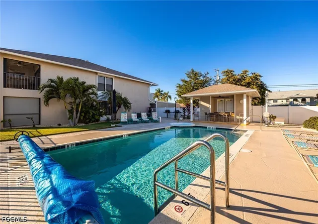 Listing Photo 5 - Condo for sale in building located at 902 Sw 48Th Ter, CAPE CORAL, FL 33914 - Unit #103