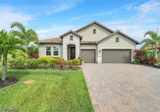 Photo 1 of Single family home for sale at 2078 Grove Dr, Naples, FL 34120 | MLS# 226021711 | Listing updated on 2026-08-17