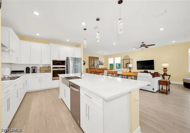 Photo 3 of Single family home for sale at 2078 Grove Dr, Naples, FL 34120 | MLS# 226021711 | Listing updated on 2026-08-17