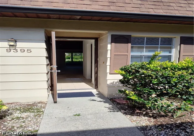 Photo 3 of Townhouse for sale at 9395 Lennex Ln W #9395, Fort Myers, FL 33919 | MLS# 2026026039 | Listing updated on 2026-08-20