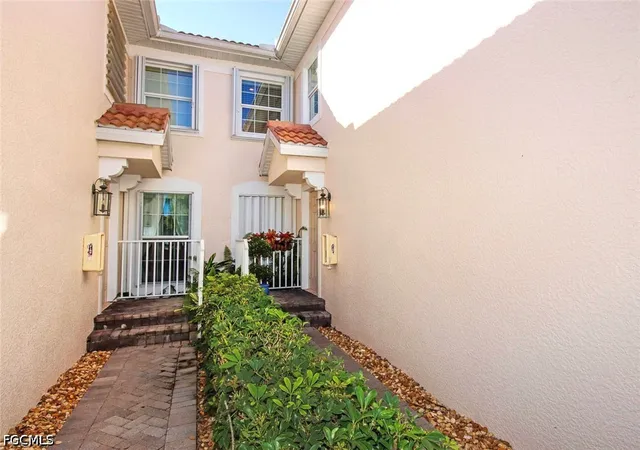 Listing Photo 2 - Condo for sale in building located at 11620 Navarro Wy, Fort Myers, FL 33908 - Unit #2404
