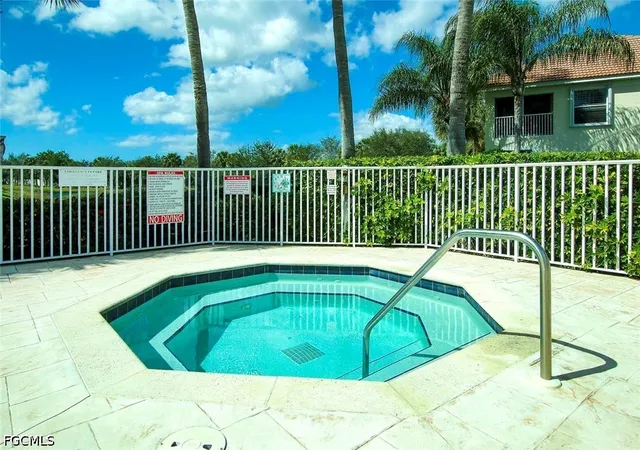 Listing Photo 5 - Condo for sale in building located at 11620 Navarro Wy, Fort Myers, FL 33908 - Unit #2404