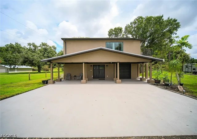 Photo 1 of Single family home for sale at 5961 Pangola Rd, Fort Myers, FL 33905 | MLS# 2026026103 | Listing updated on 2026-08-24