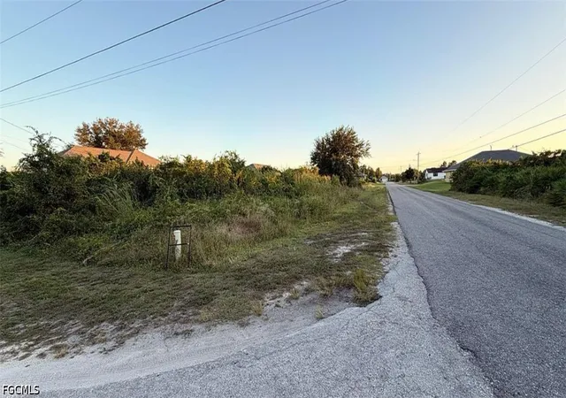 Photo 2 of Sale Pending at 3219 37th Street Sw, Lehigh Acres, FL 33976 | MLS# 2026026165 | Listing updated on 2026-10-06