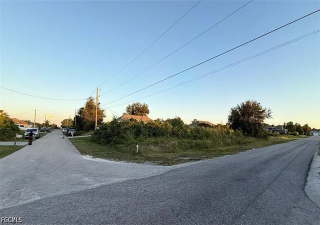 Photo 3 of Sale Pending at 3219 37th Street Sw, Lehigh Acres, FL 33976 | MLS# 2026026165 | Listing updated on 2026-10-06