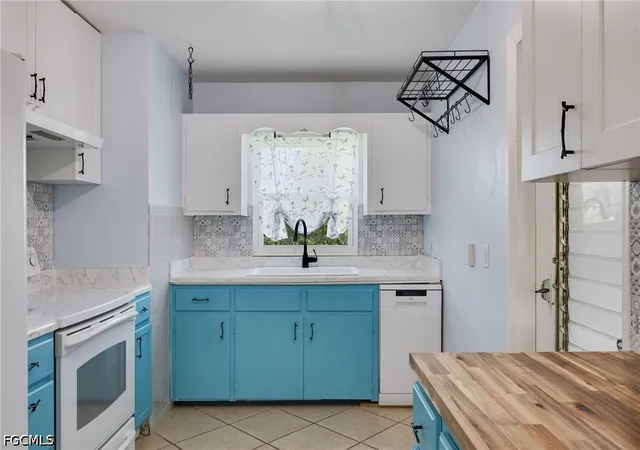 Photo 3 of Single family home for sale at 7297 Kumquat Rd, Fort Myers, FL 33967 | MLS# 2026026173 | Listing updated on 2026-08-22